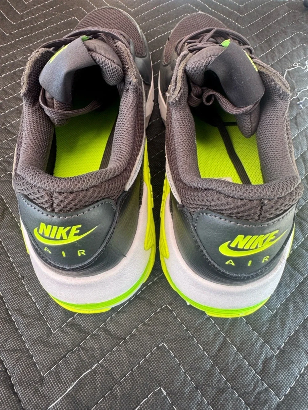 Nike air  max  Mesh Sneakers size 8.5